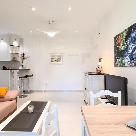 Апартаменты Immaculate 2-bed In *