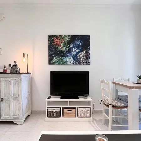 Immaculate 2-bed In Дения
