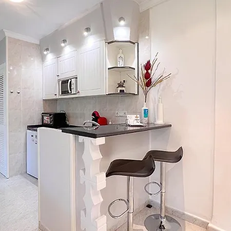 Апартаменты Immaculate 2-bed In Дения