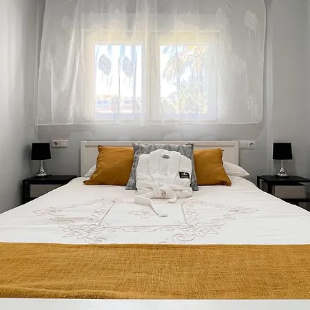 Апартаменты Immaculate 2-bed In Дения